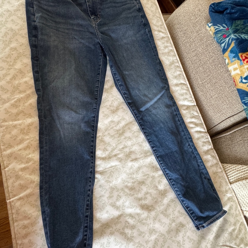 American Eagle Outfitters High Rise Blue Jeans
